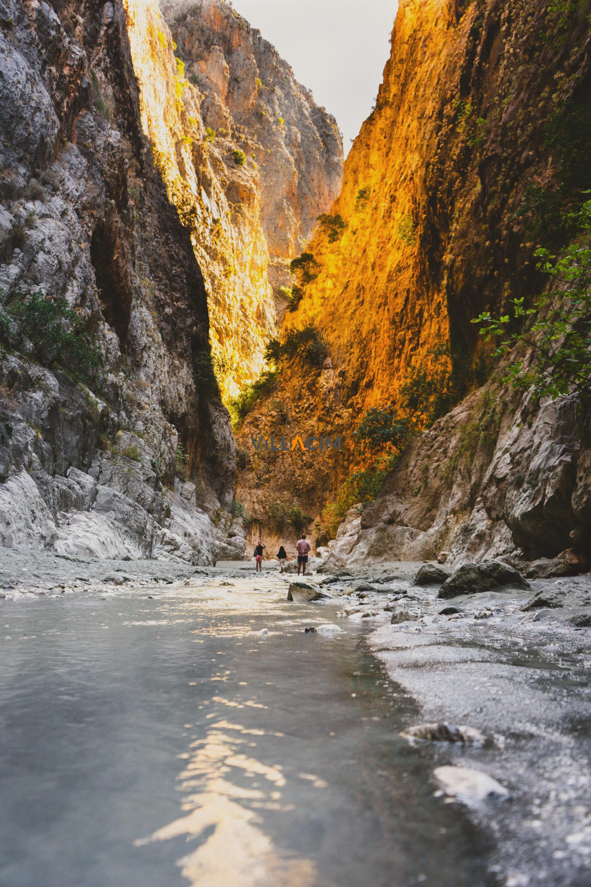 Saklıkent Kanyon Rehberi: Fethiye'nin Buzlu Sularında Kanyon Yürüyüşü