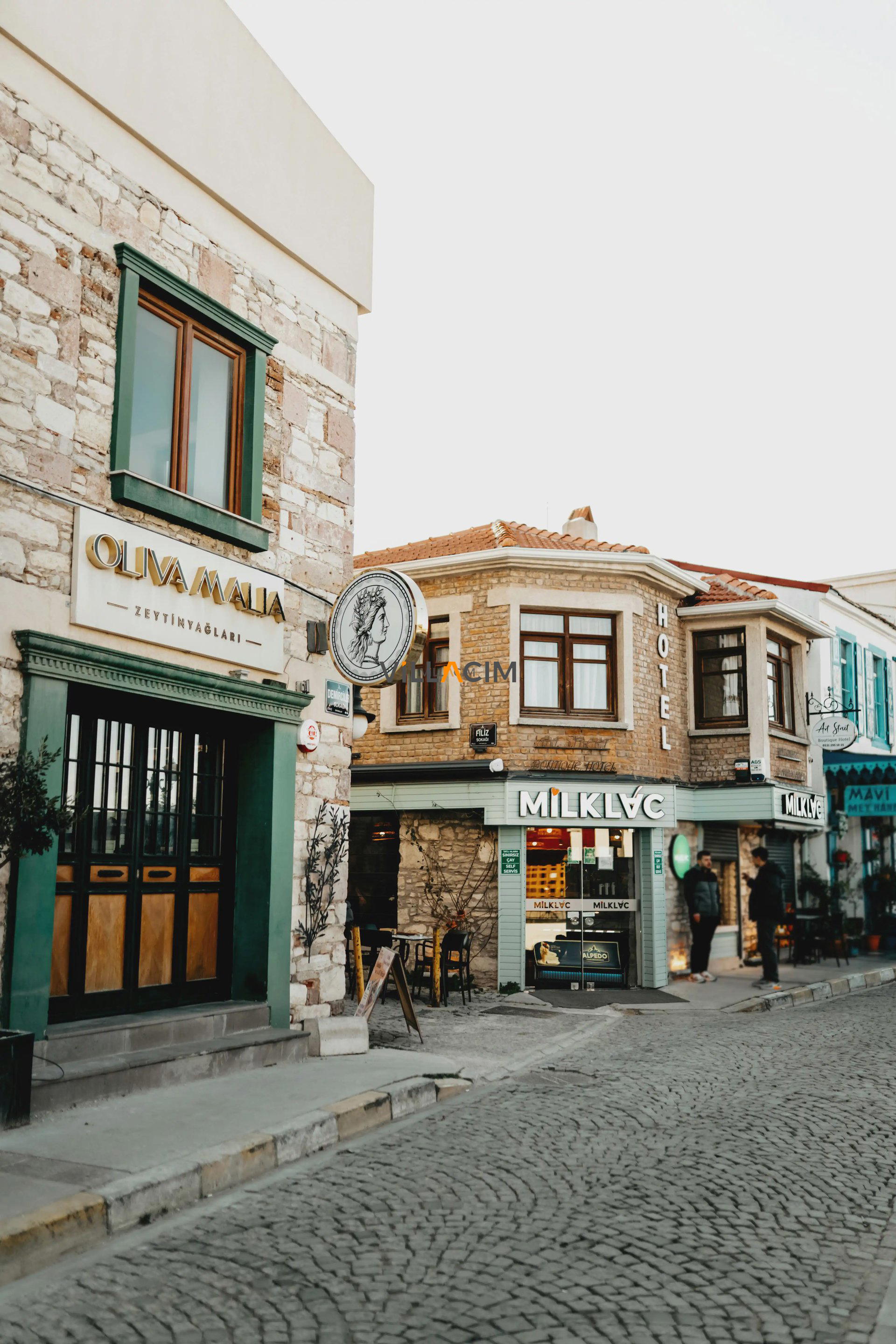 Urla mı Seferihisar mı? İzmir'e En Yakın İki Sakin Kaçamağın Karşılaştırması