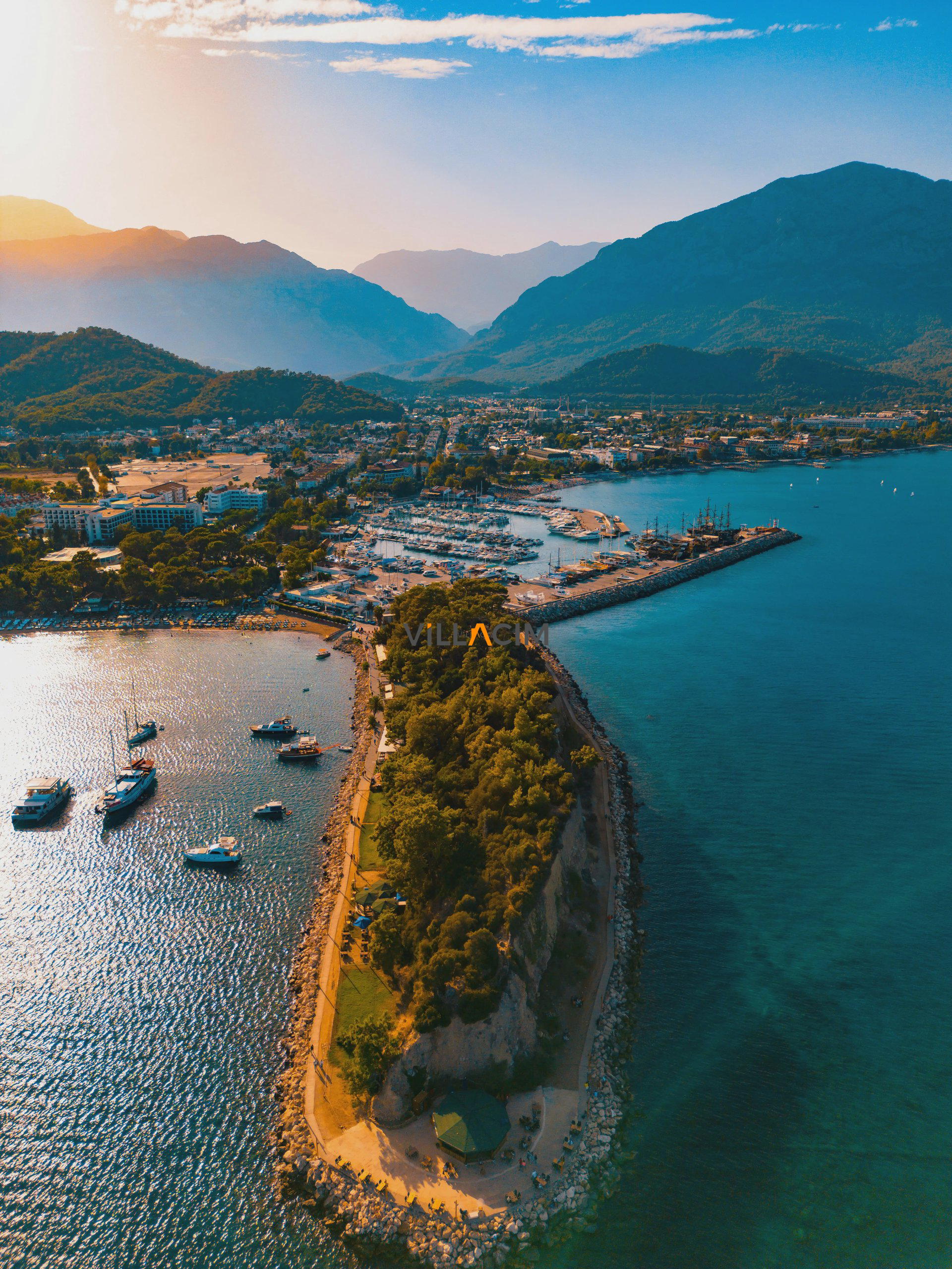 Kemer Tatil Rehberi: Antalya'nın Pitoresk Kıyı Kasabası
