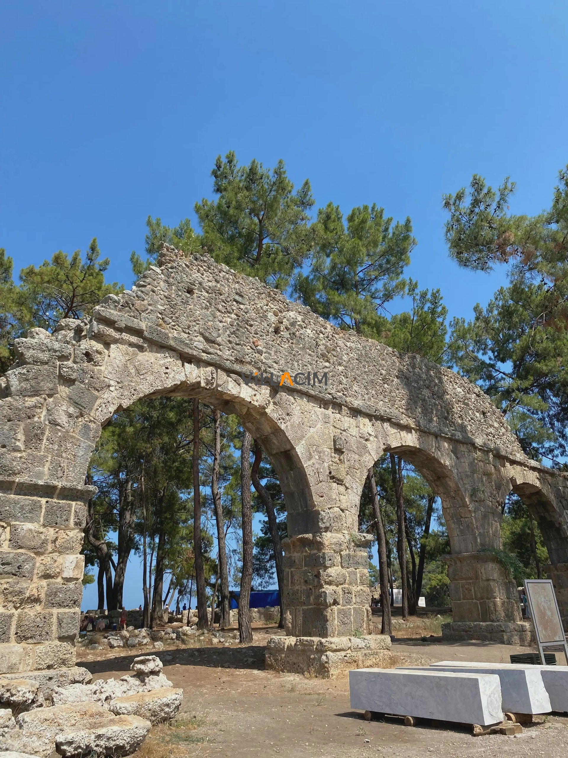 Phaselis Antik Kenti Rehberi: Kemer'in Denize Açılan Tarihi Şehri