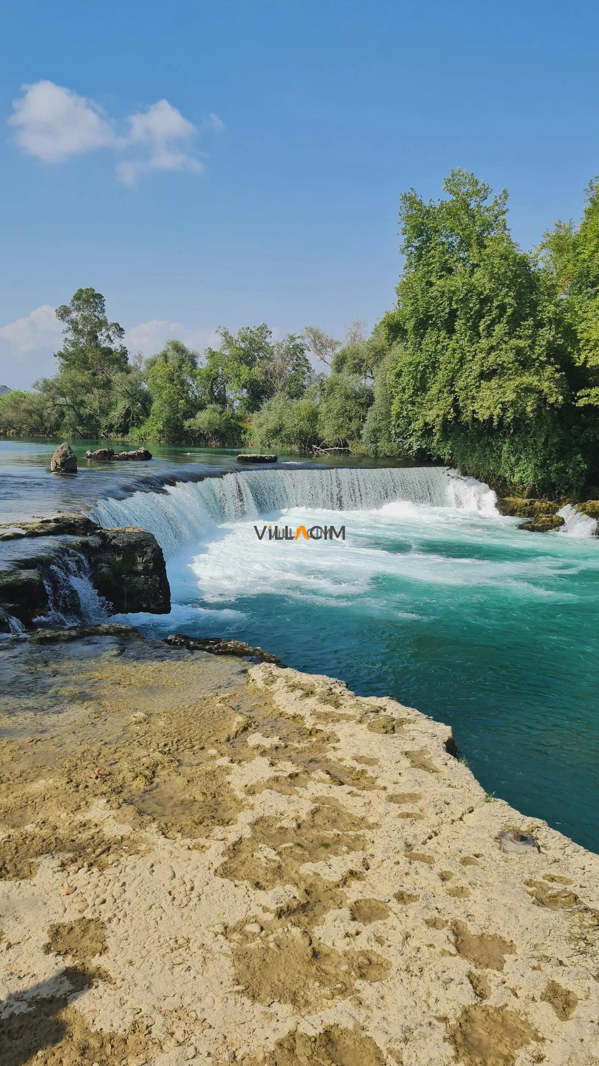 Manavgat Şelalesi: Antalya'nın En Çok Ziyaret Edilen Doğa Noktasının Tam Rehberi