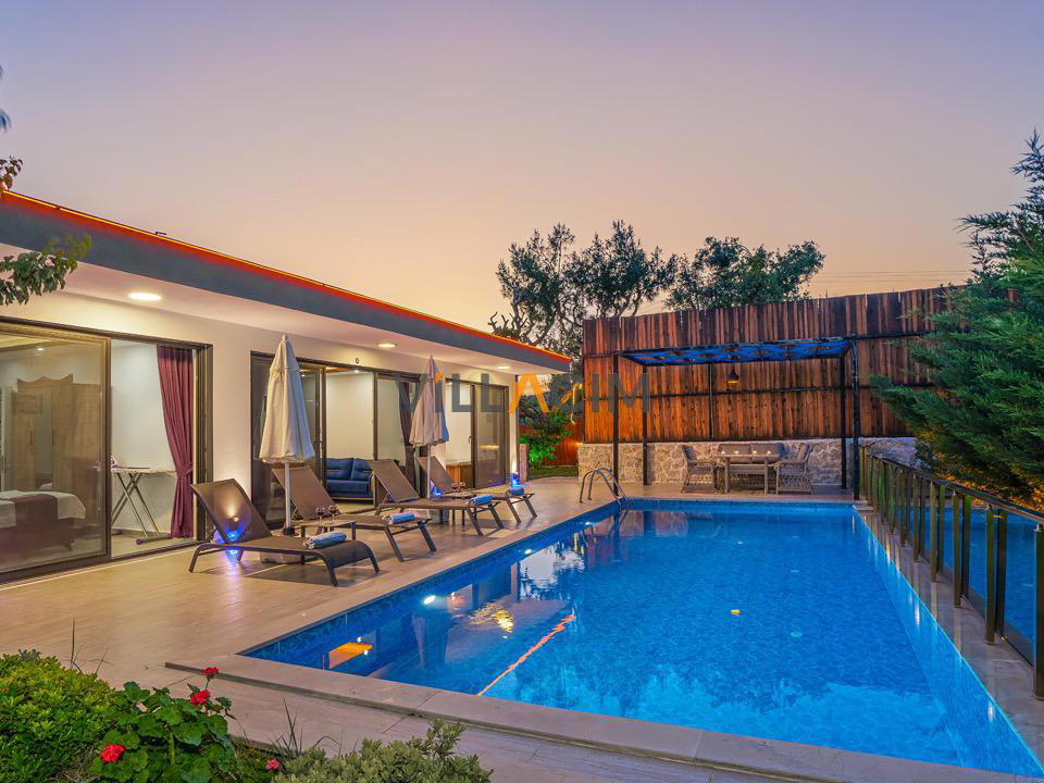Villa Ay