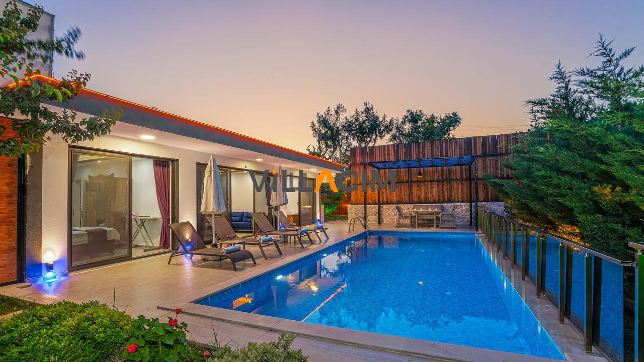 Villa Ay