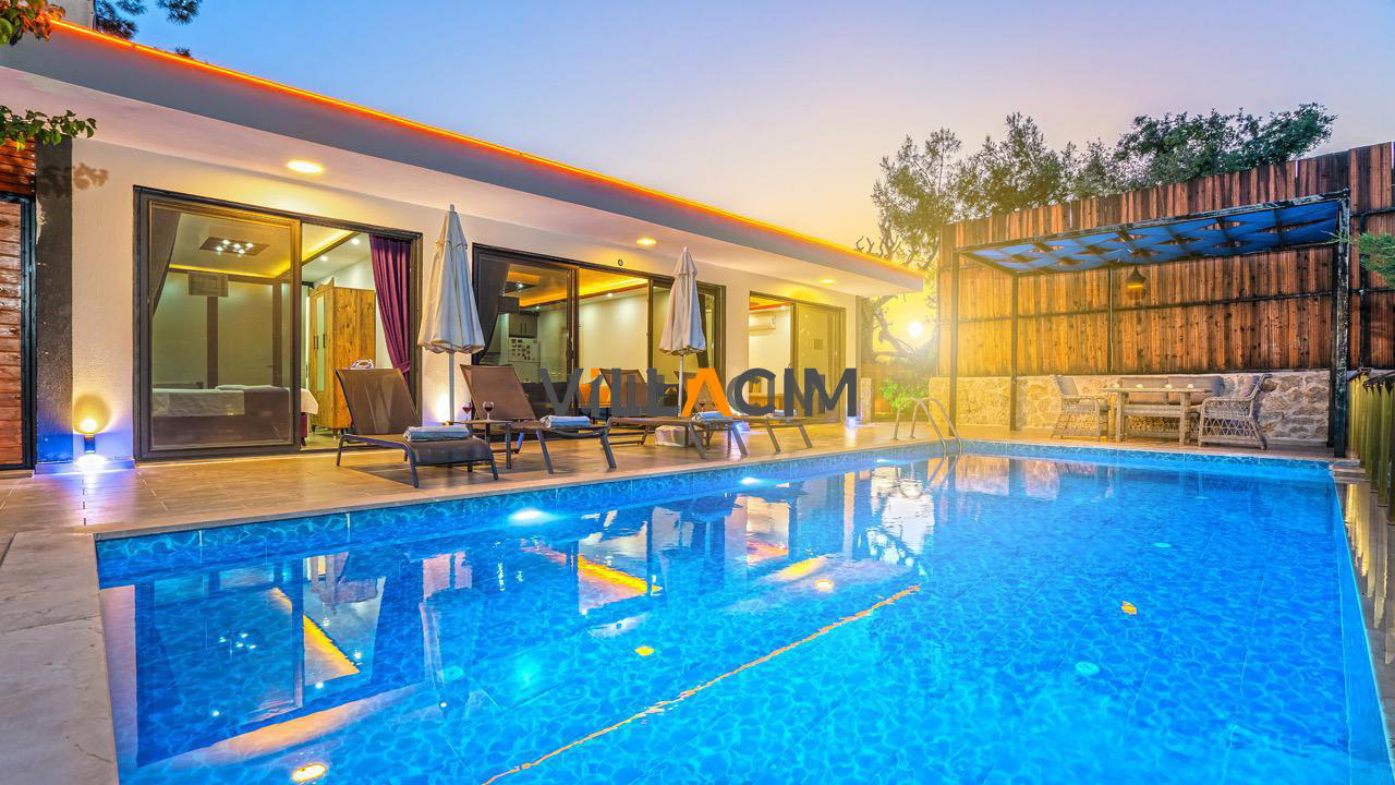 Villa Ay