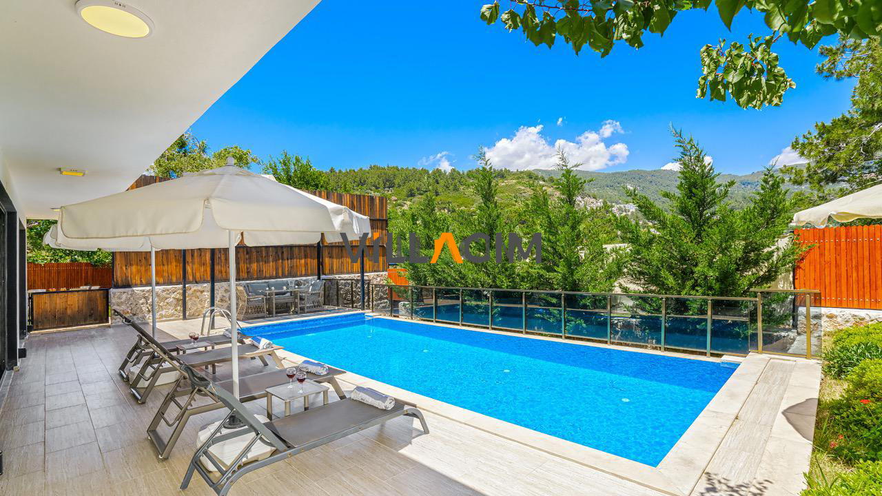 Villa Ay