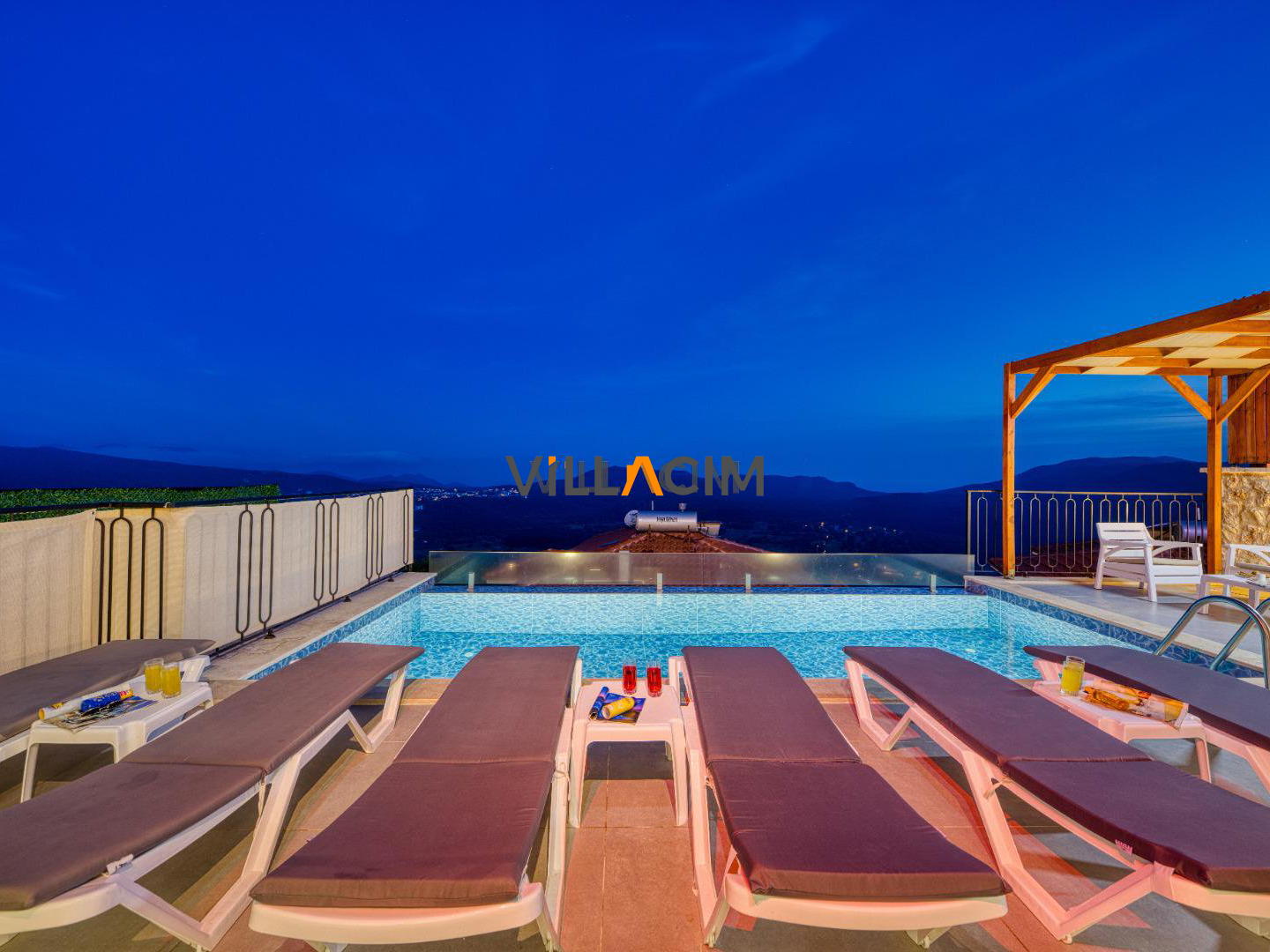 Villa Stranger 2
