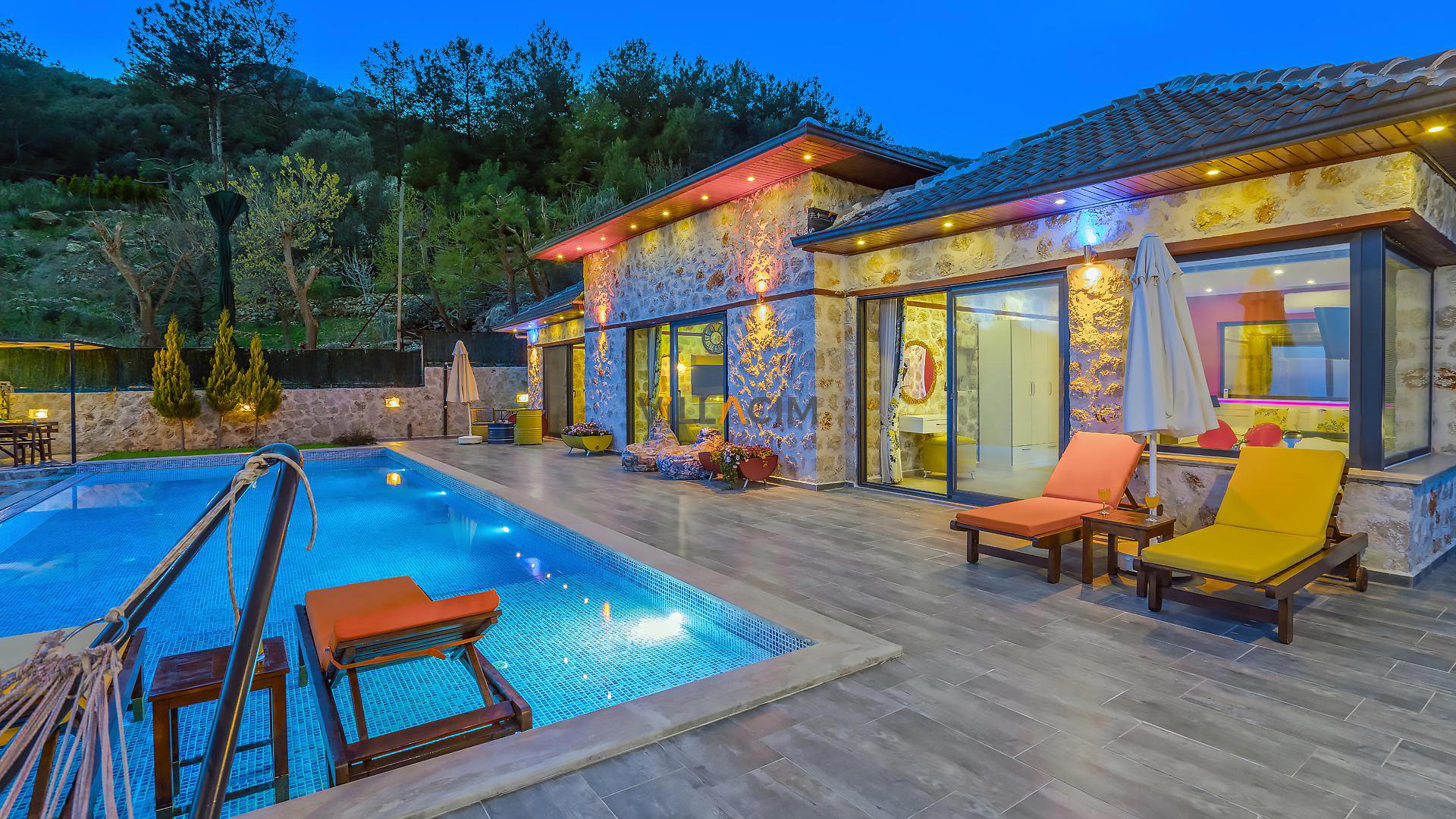 Villa İzlem