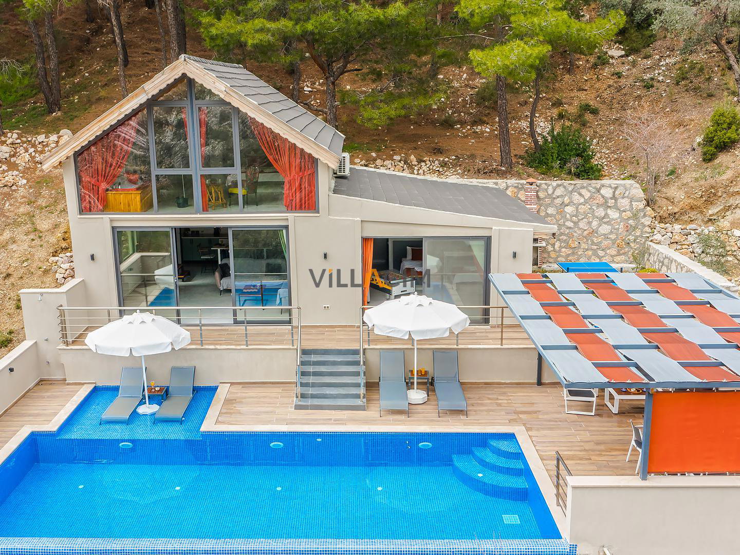 Villa Roof