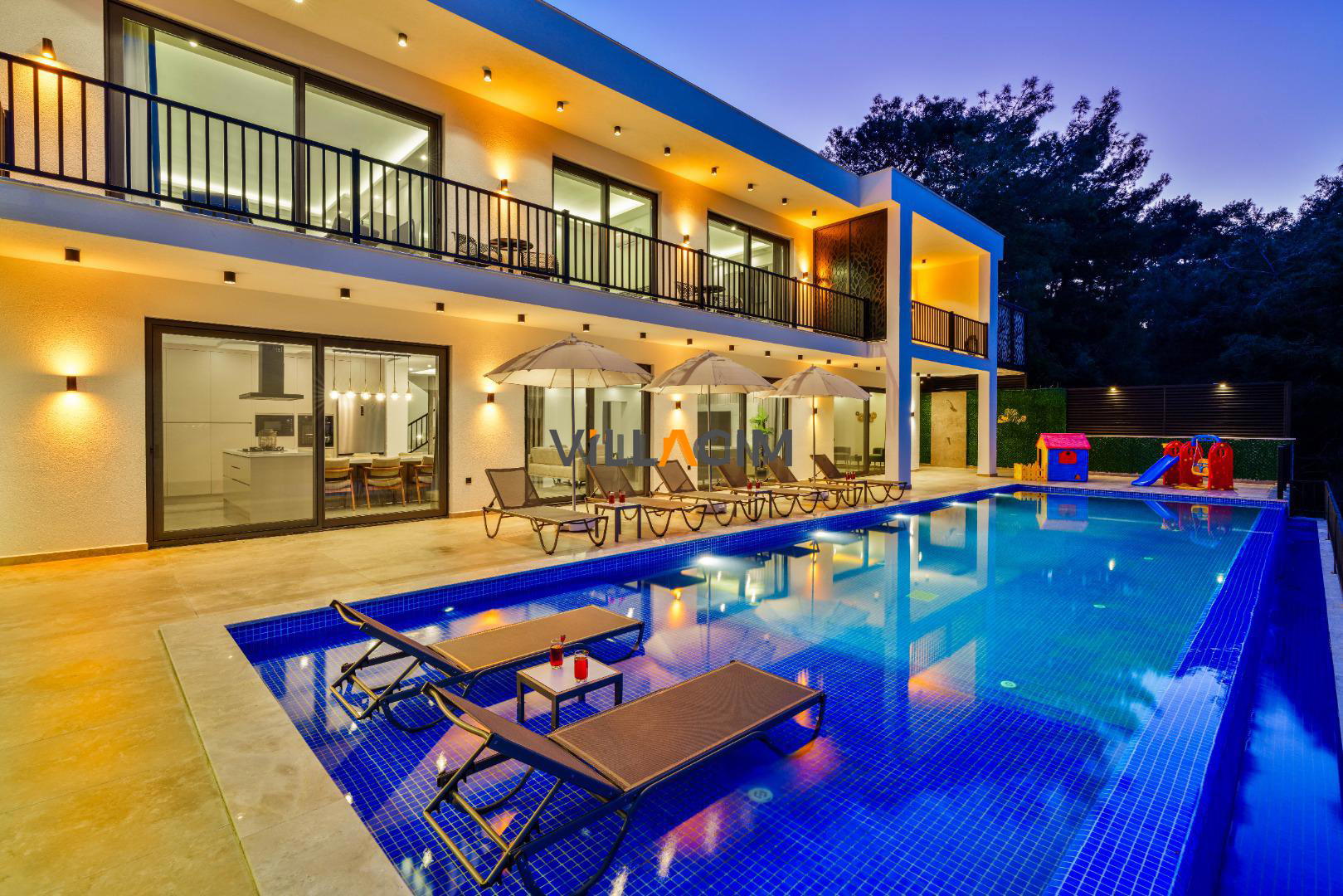 Villa Blue Moon