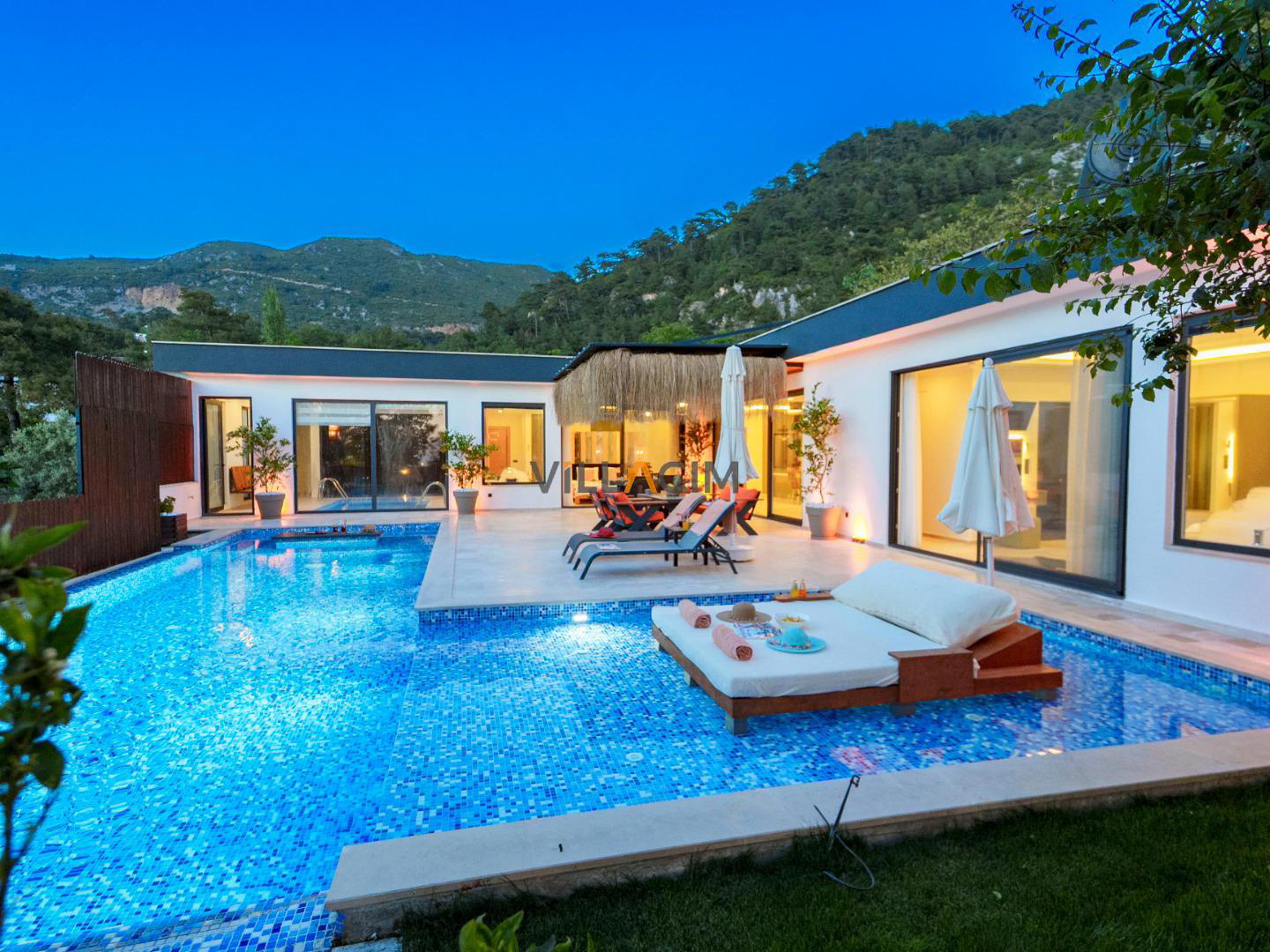 Villa Aqua Luxury