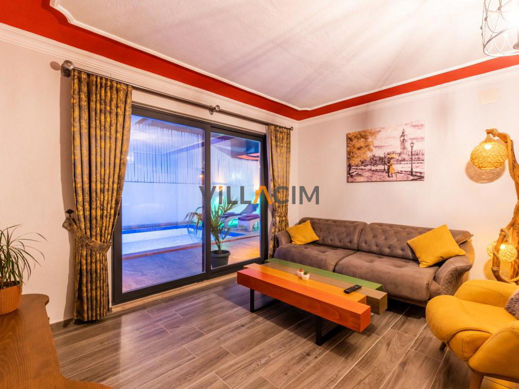 Villa Gece