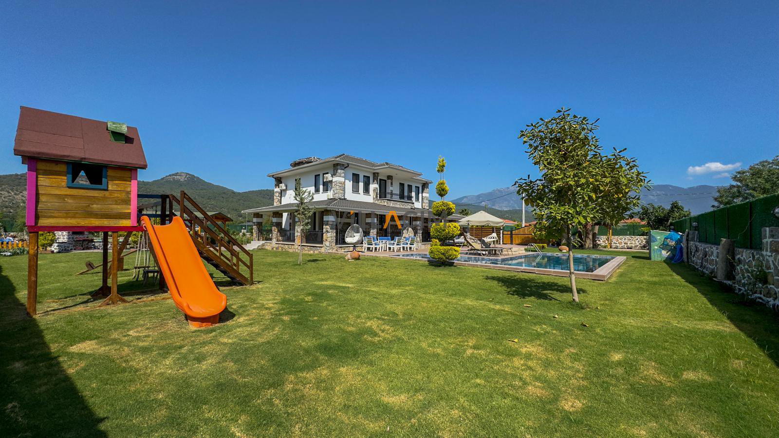 Villa Calyptus