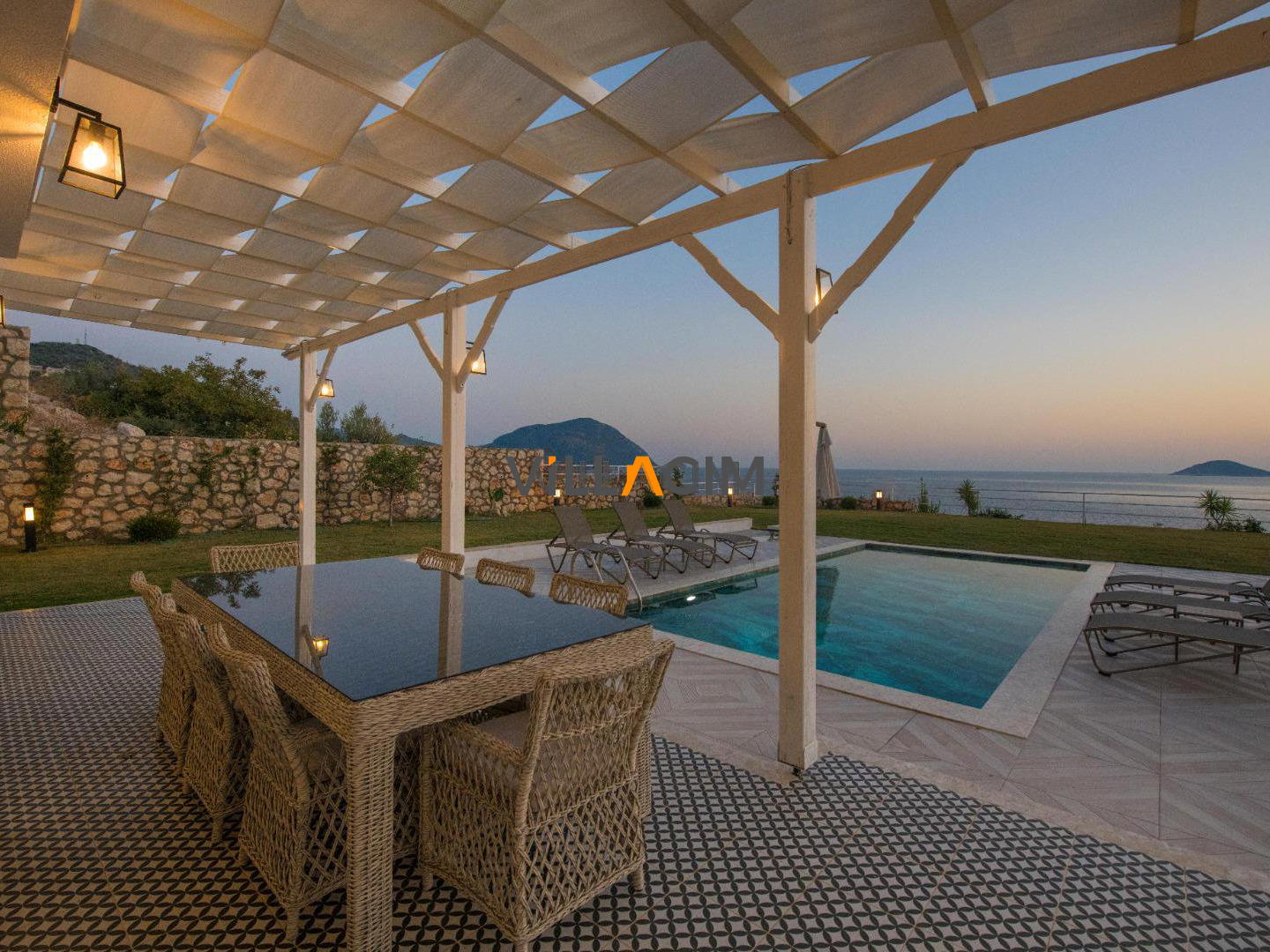 Villa White Home 2