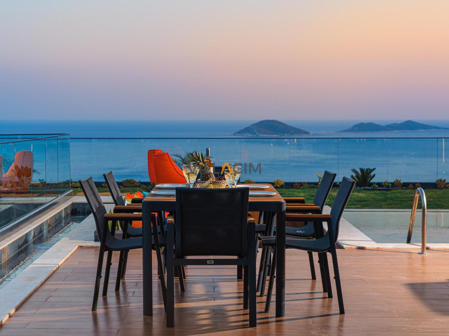 Villa Aura B