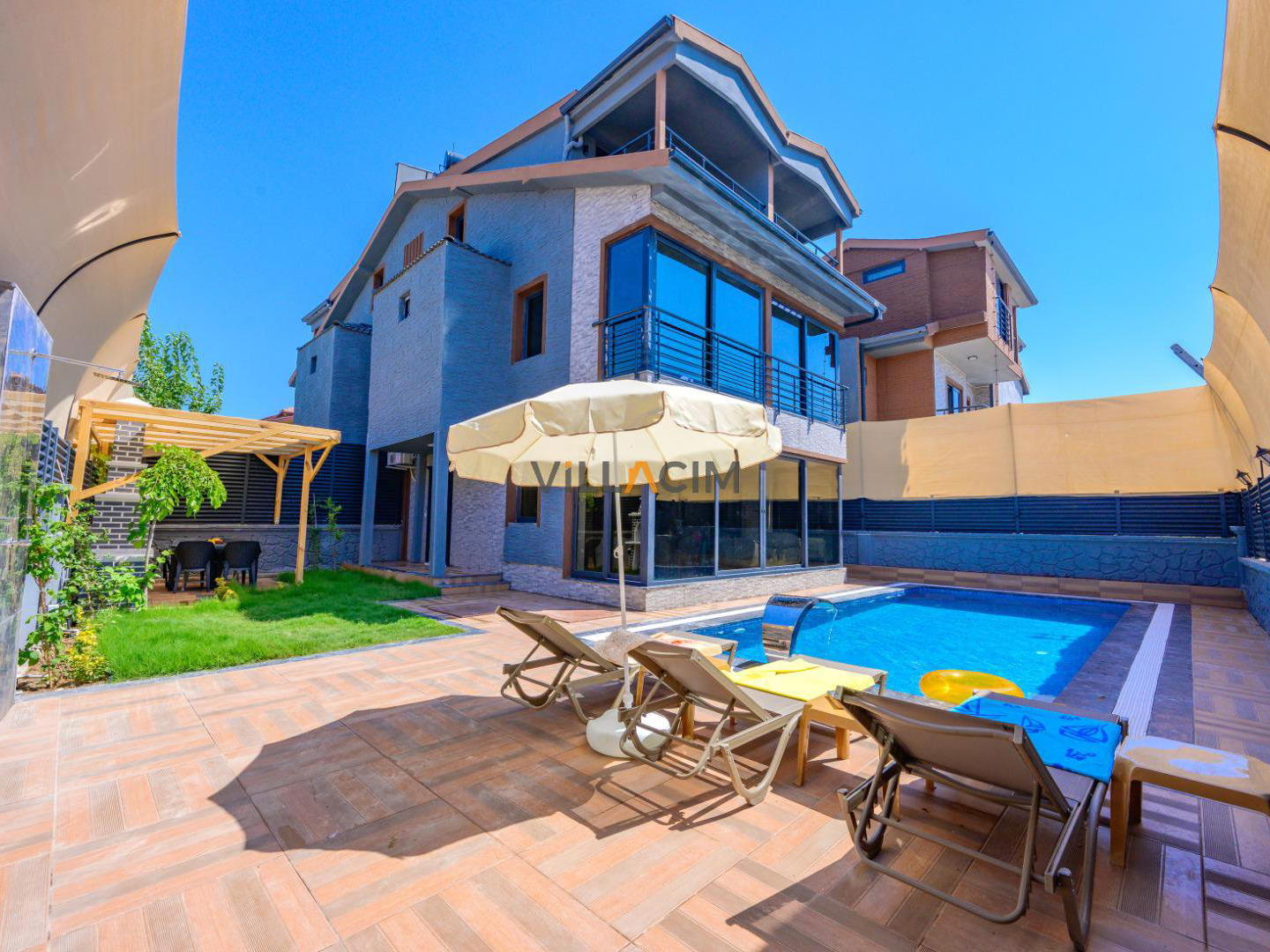 Villa Mistral