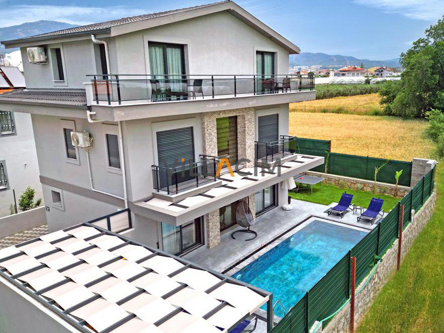 Villa Corner
