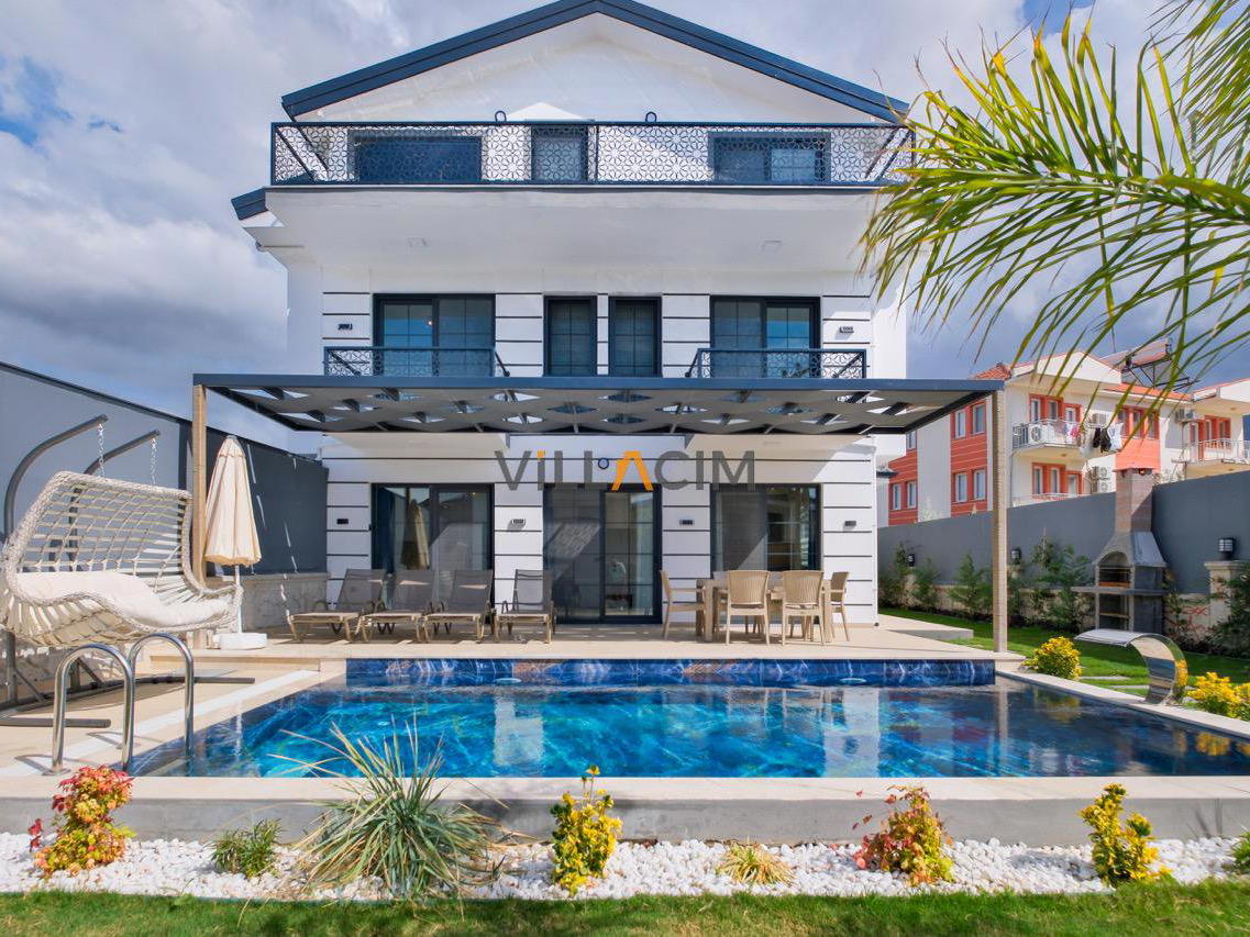 Villa White Trio