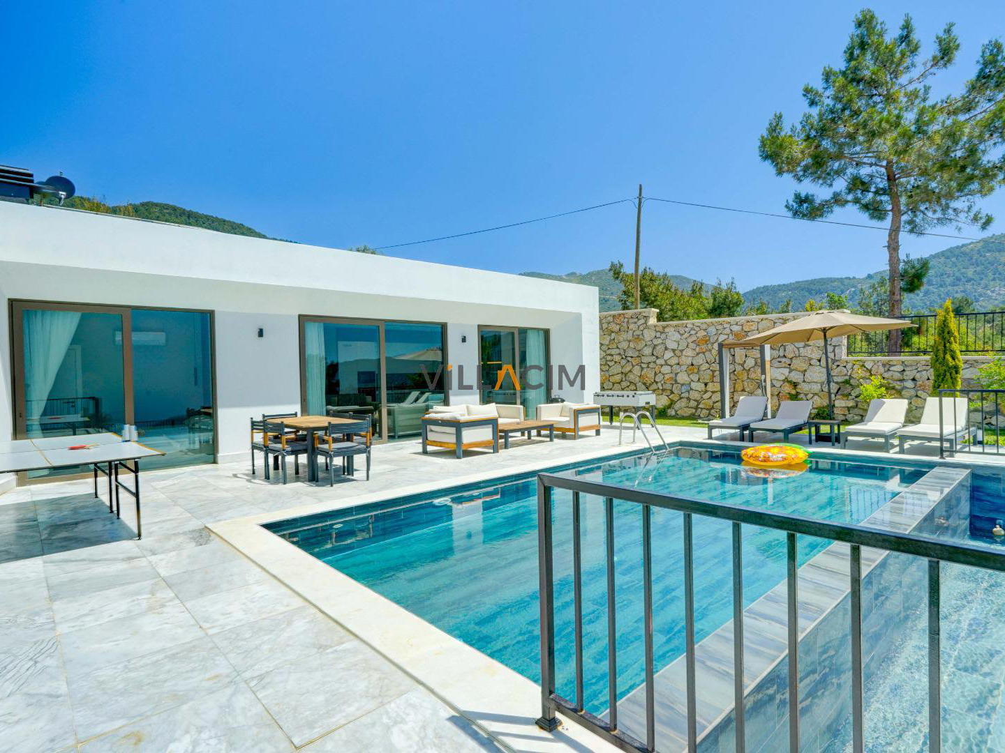 Villa Mercury 9