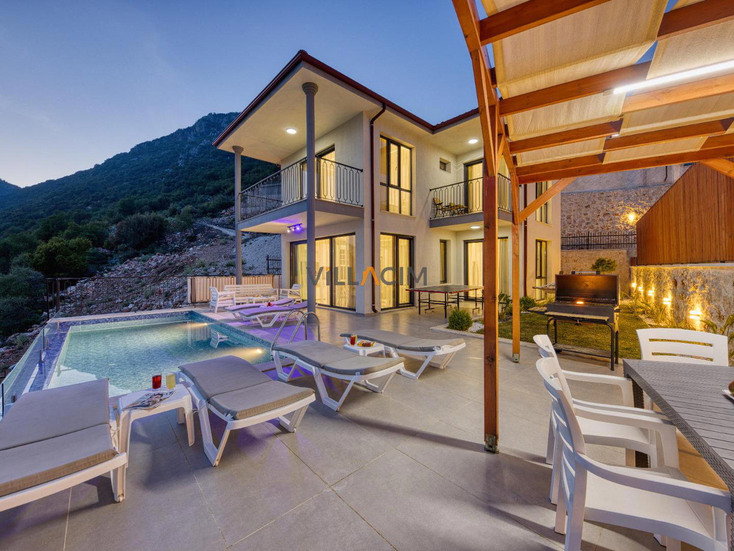 Villa Stranger 4