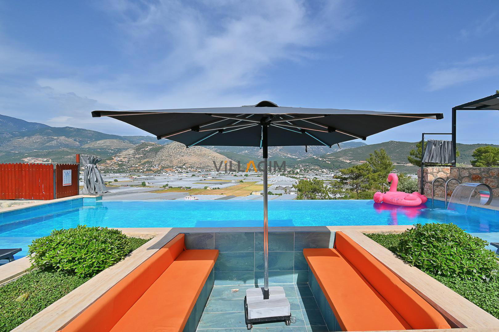 Villa Green House