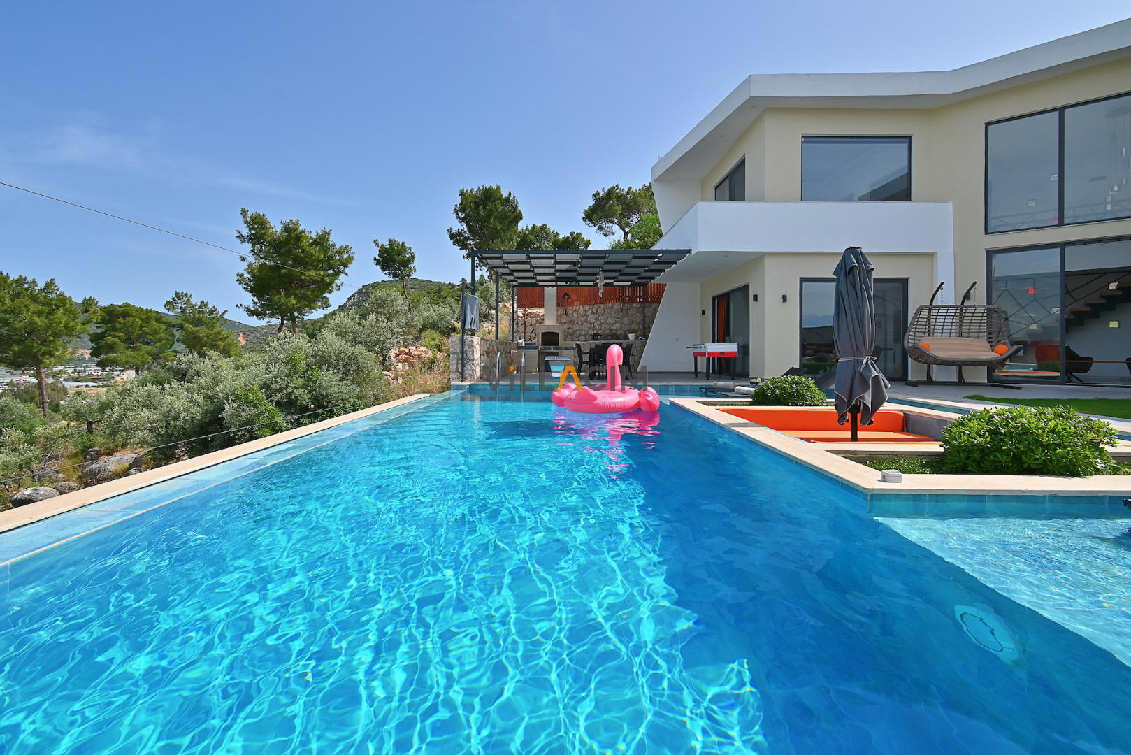 Villa Green House