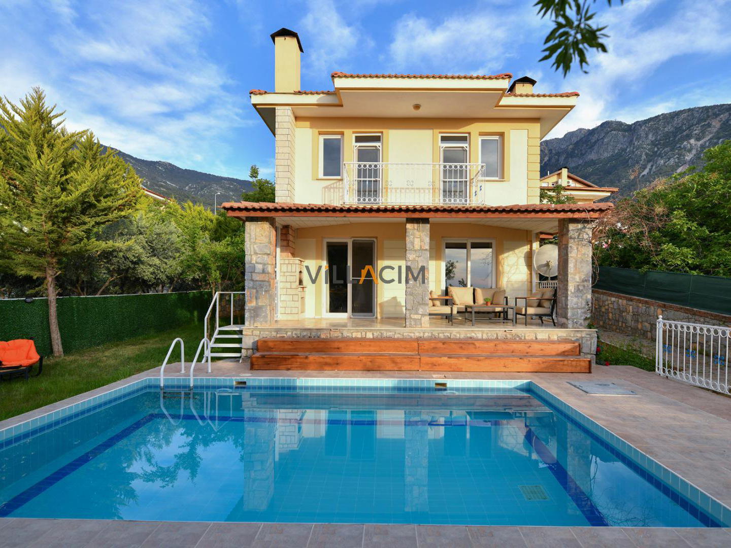 Villa Almond