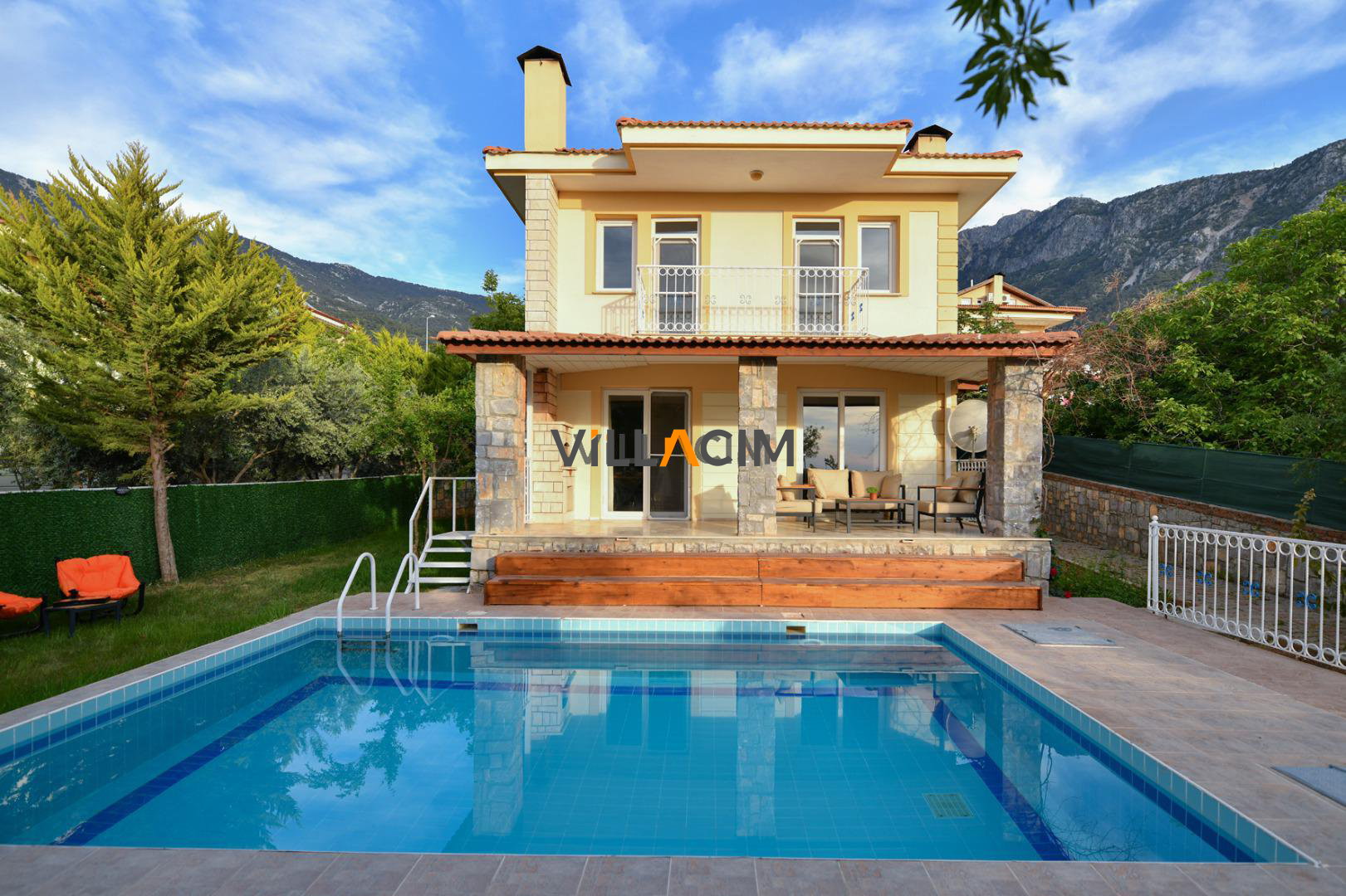 Villa Almond