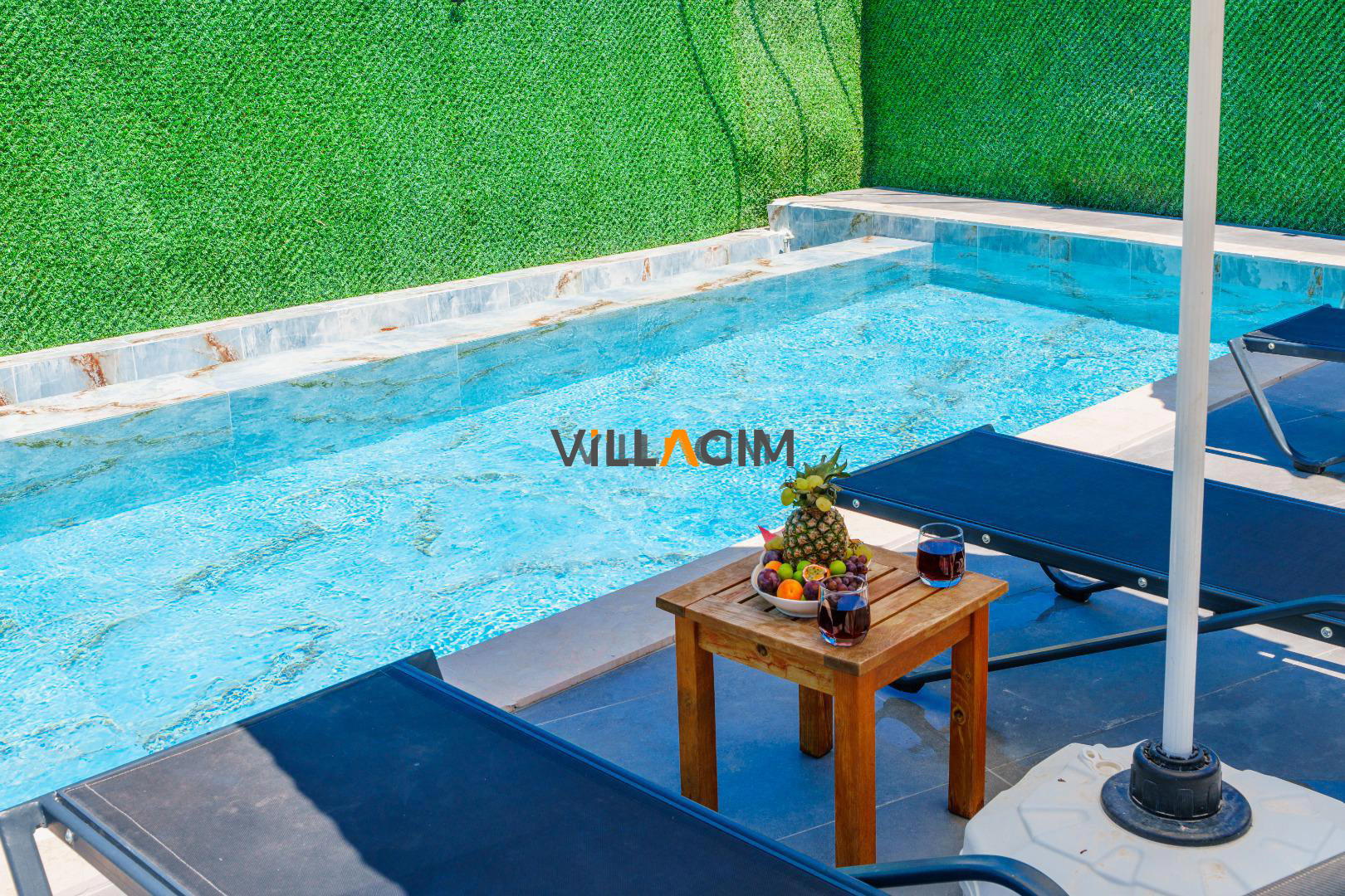 Villa Sarı