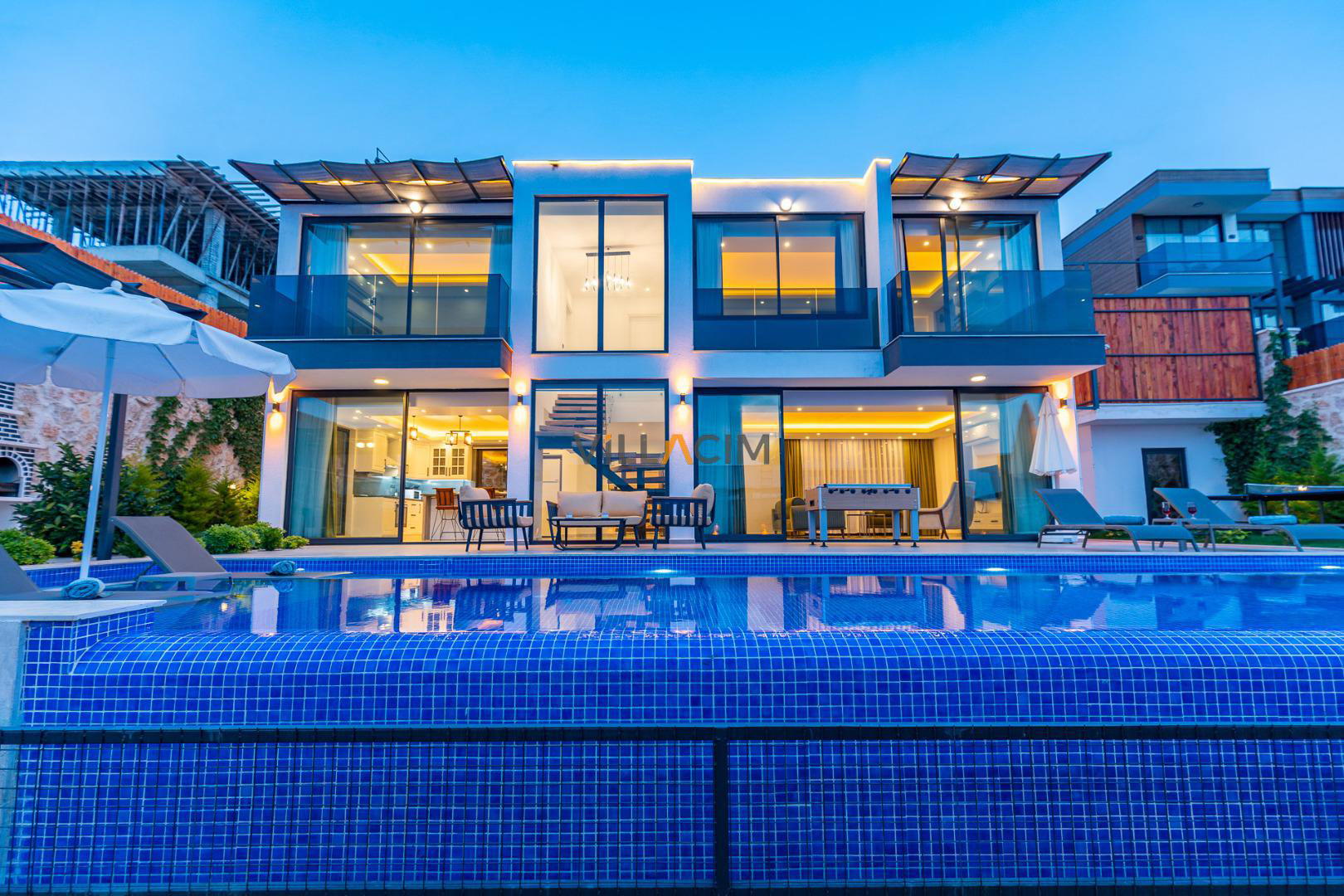Villa Fly 2
