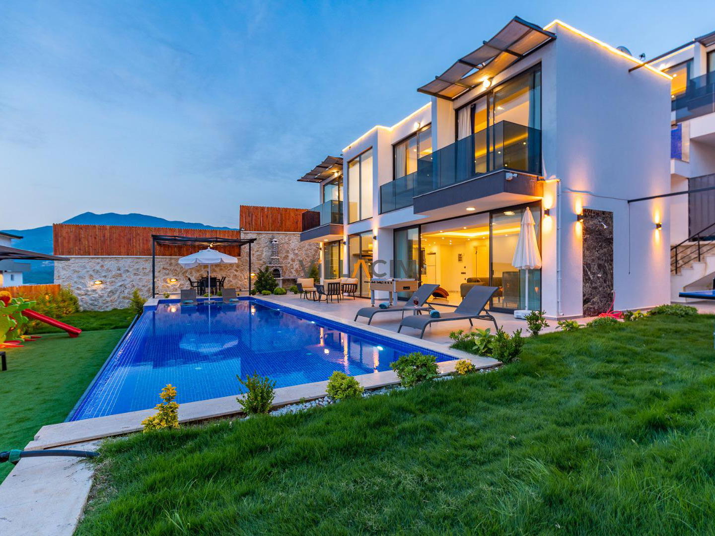 Villa Fly 2