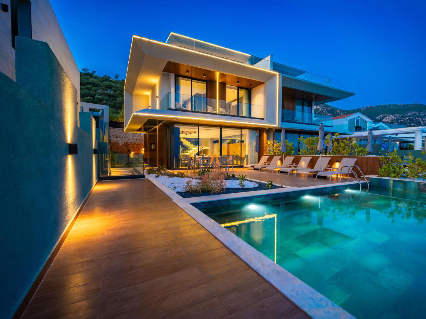 Villa Aura D