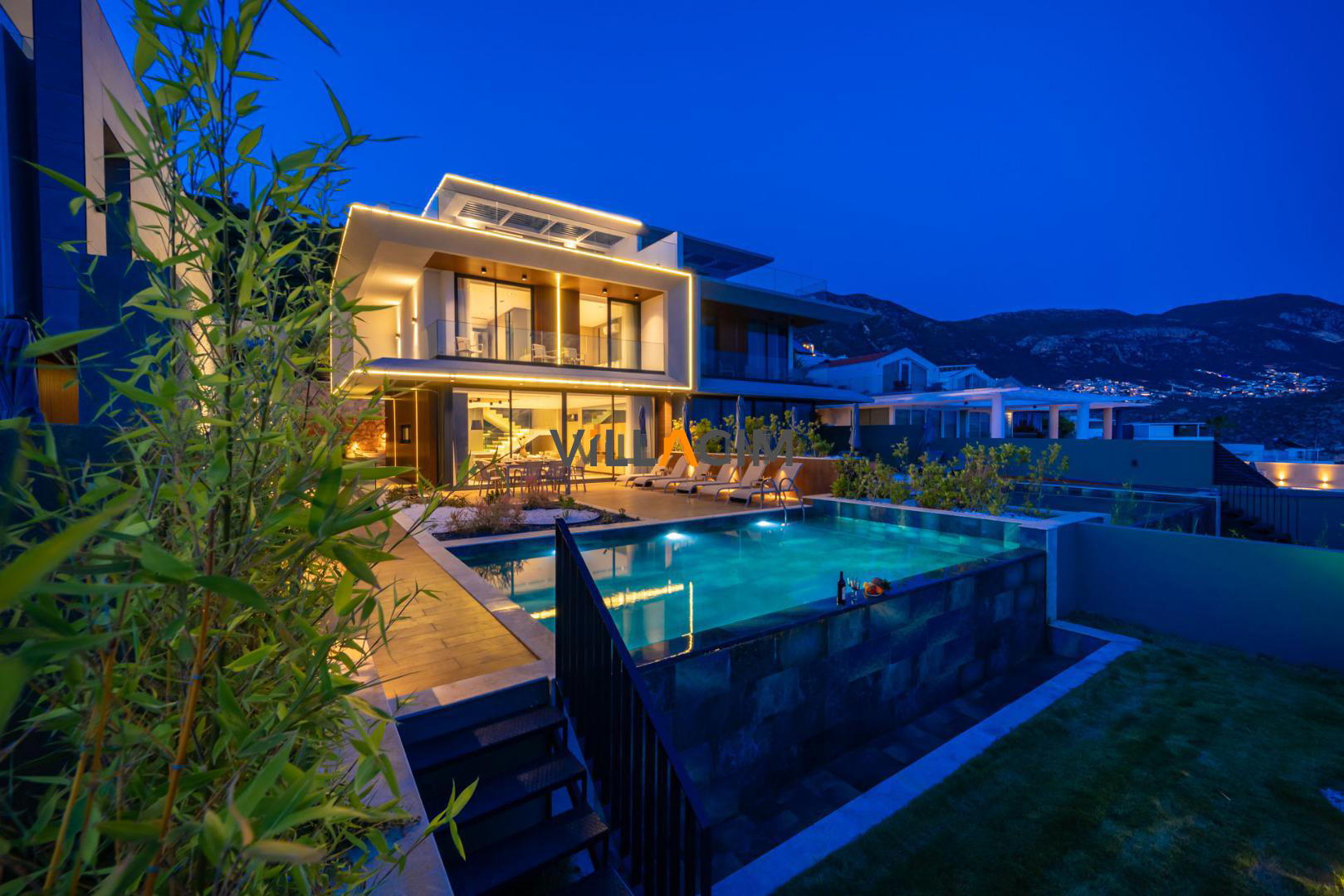 Villa Aura D