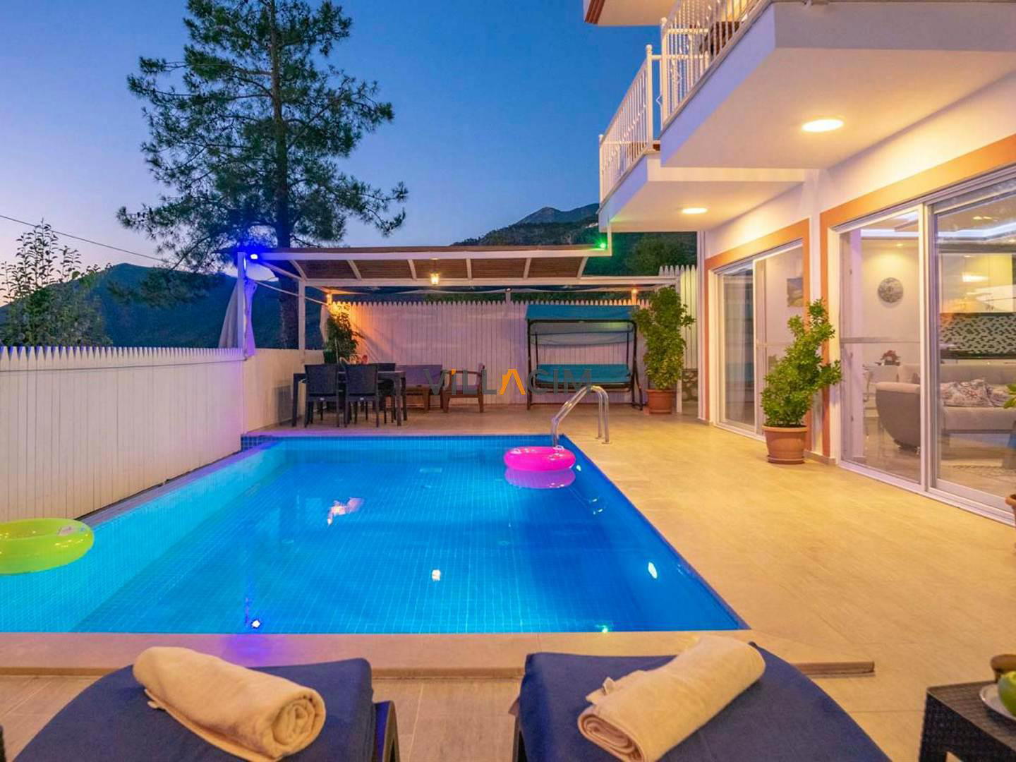 Villa Uzaktaki Şehir