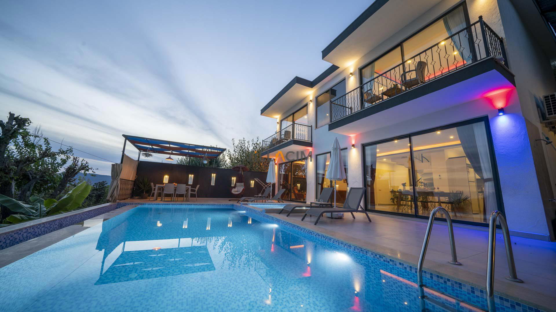 Villa Karadayı Duo