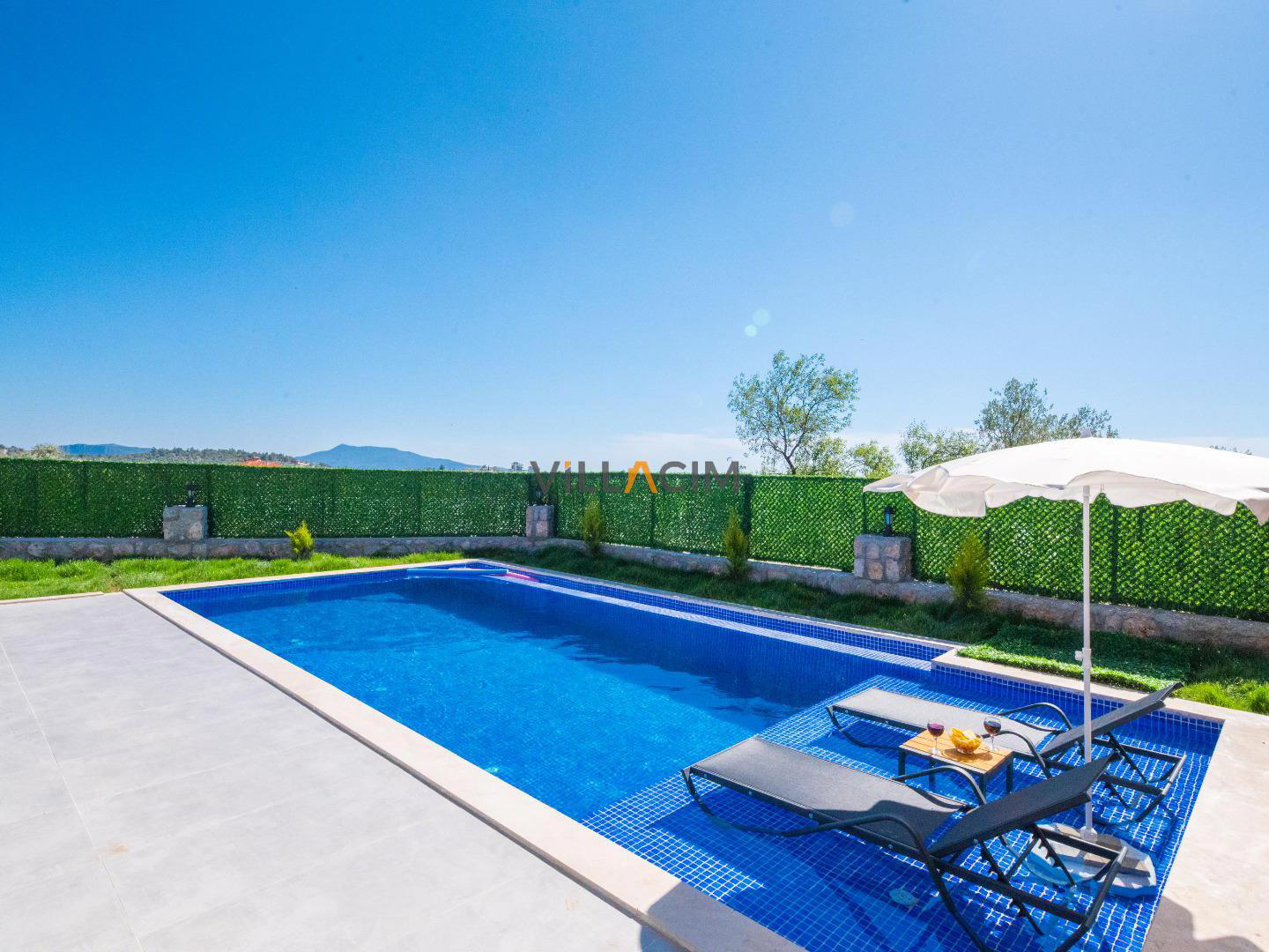 Villa İroni