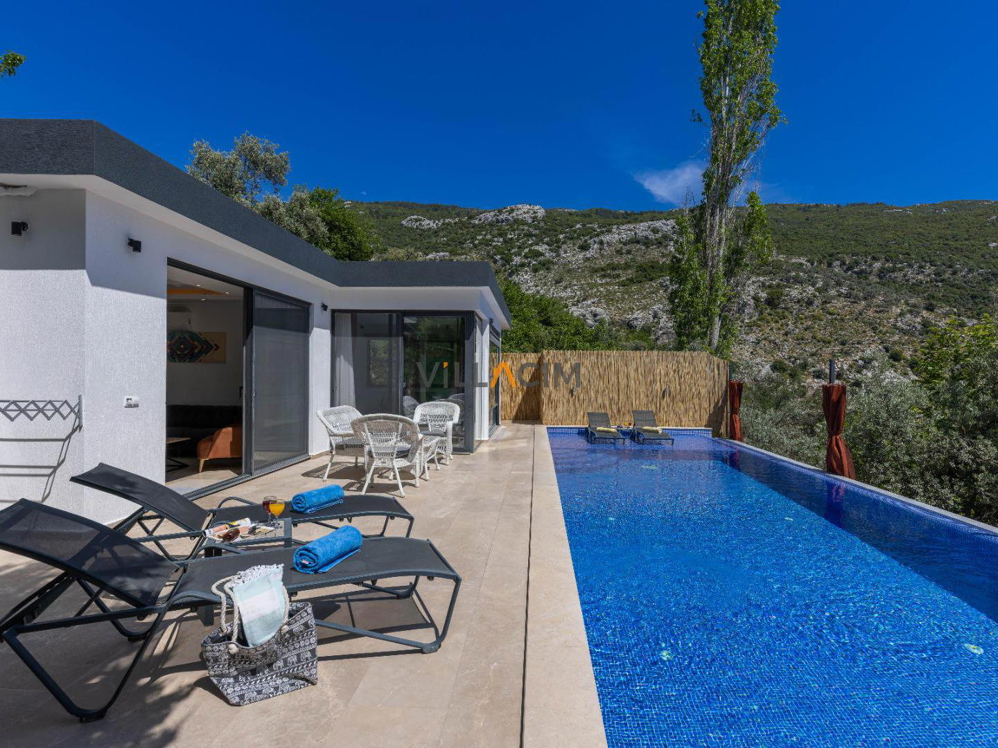 Villa Suvari Duo