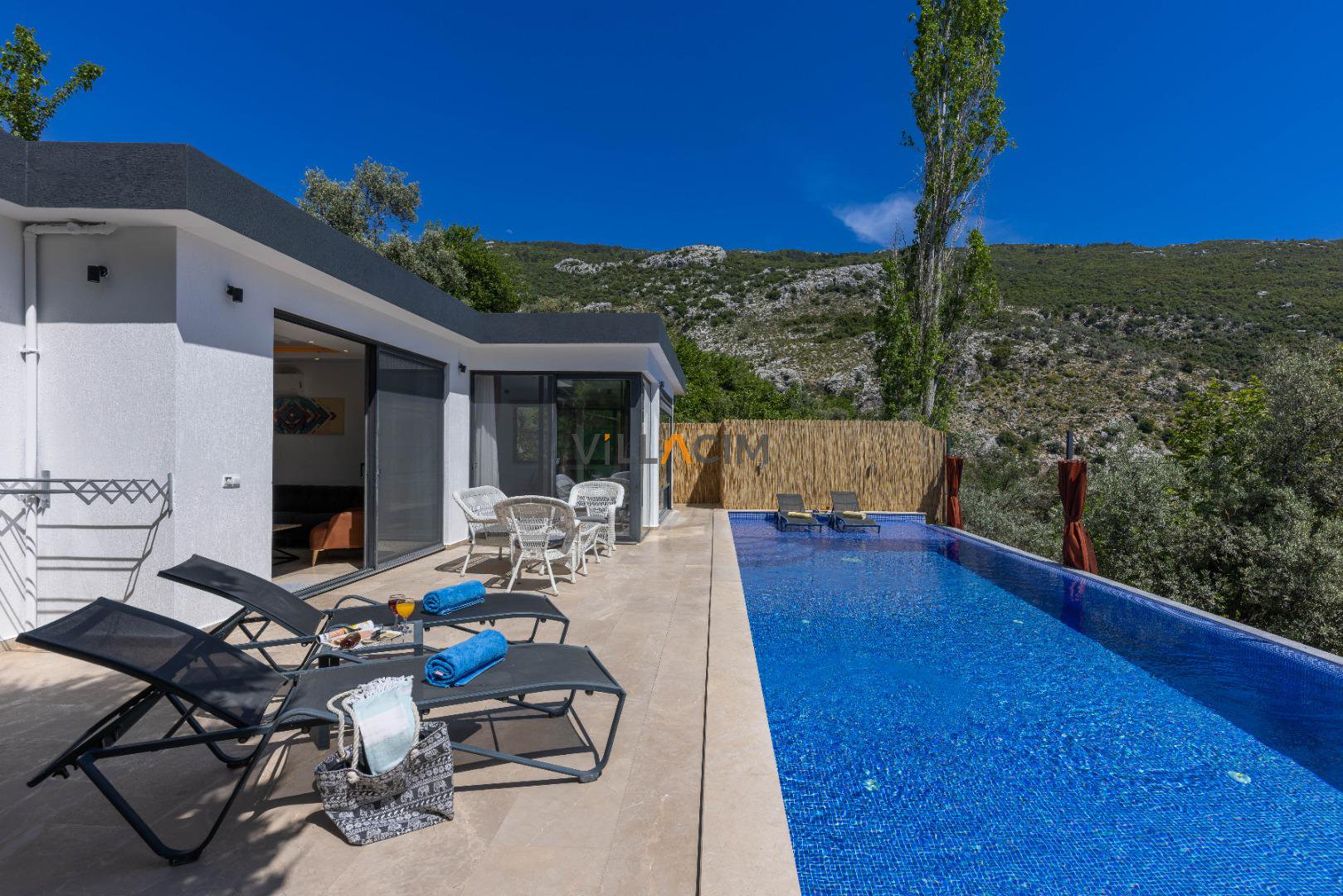Villa Suvari Duo