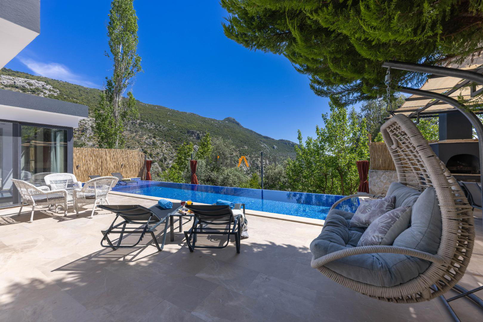 Villa Suvari Duo