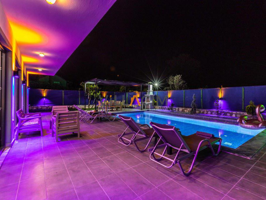 Villa Summer