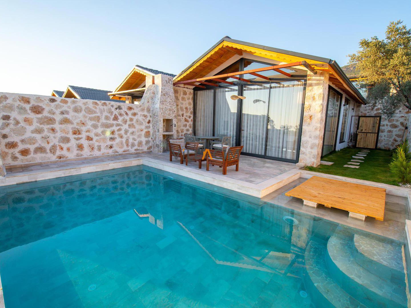 Villa Renk Hardal