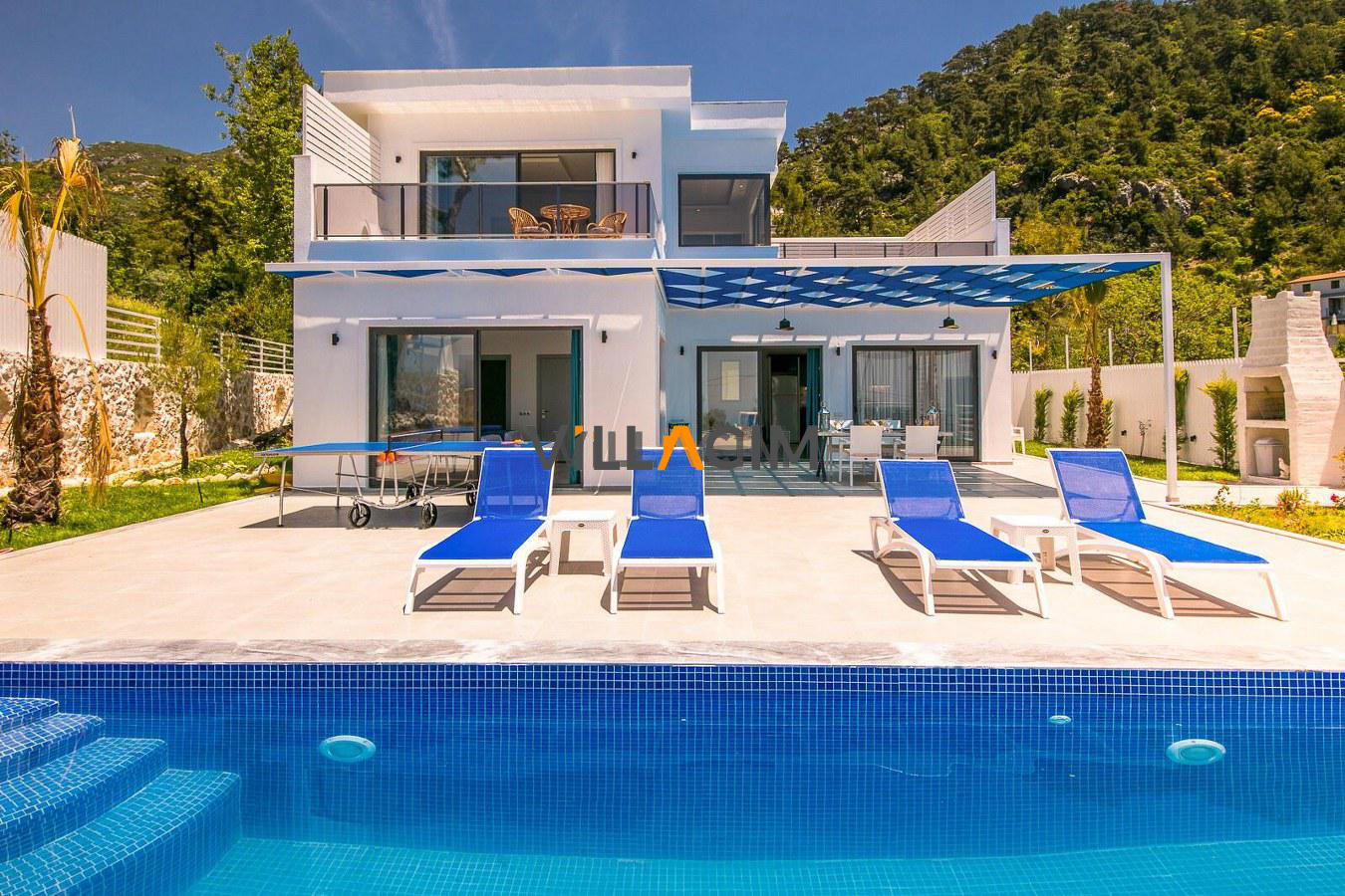 Villa Shade
