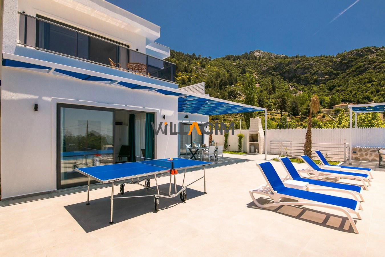 Villa Shade