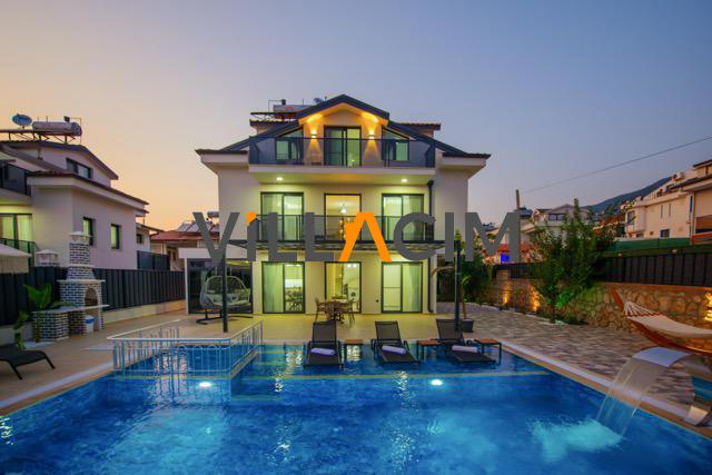 Villa Fullmoon