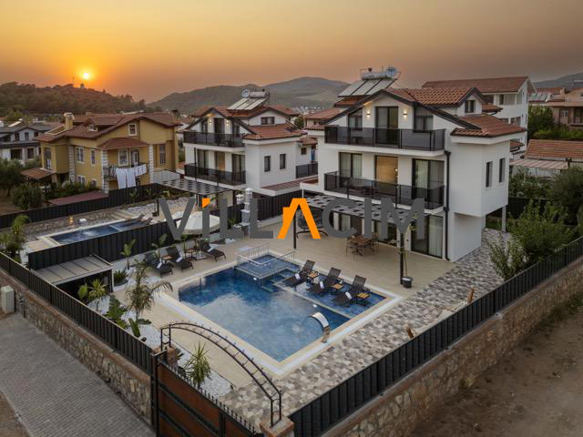 Villa Fullmoon