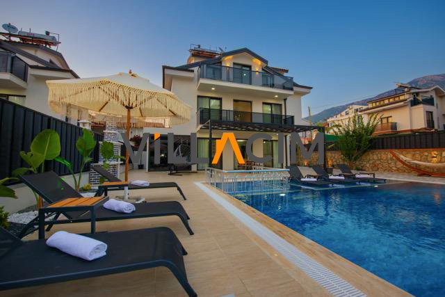 Villa Fullmoon