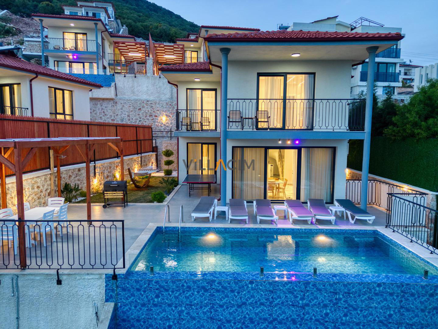Villa Stranger 3
