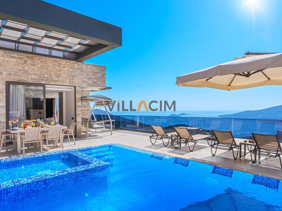 Villa White House