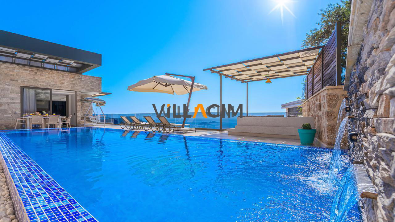 Villa White House