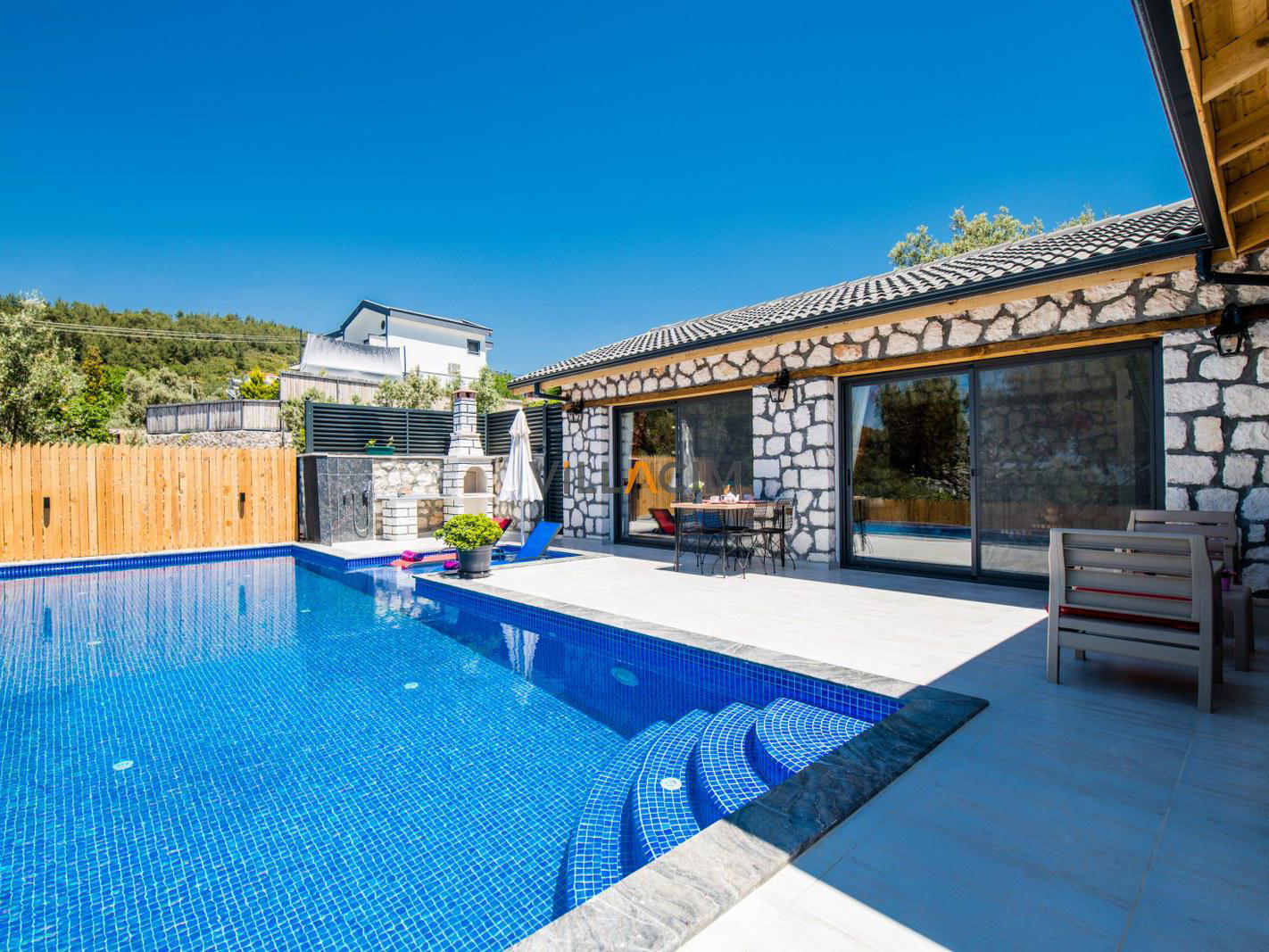 Villa Esay