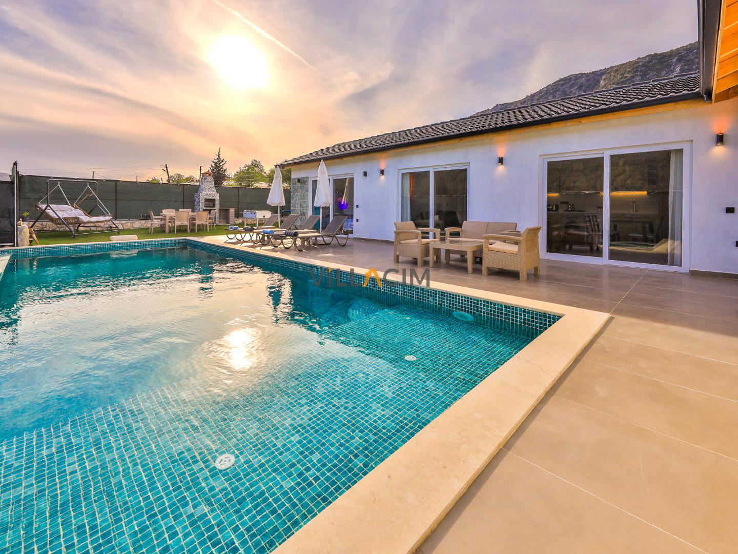 Villa Tawny